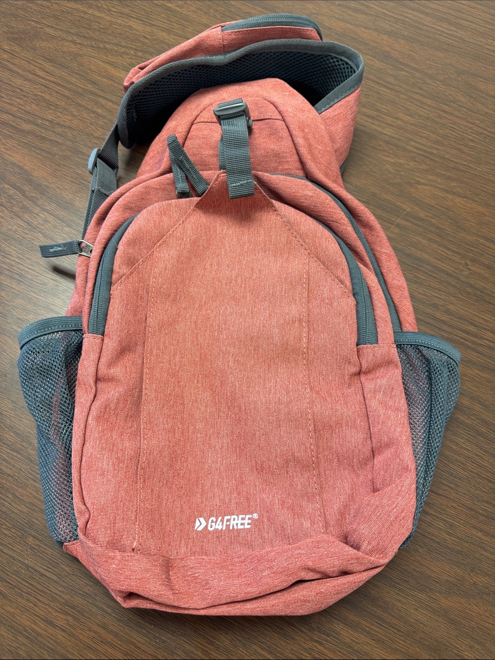G4Free unisex terracotta Sling Backpack - Casual Daypack